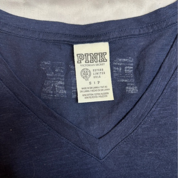 Oxford Crest Navy V-Neck Tee Victoria’s Secret size small - Picture 4 of 4